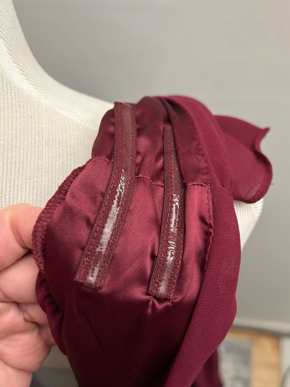Lulus I'm All Yours Size L Large Burgundy Ruffled V-Neck Party Maxi Dress NWT - Picture 6 of 13
